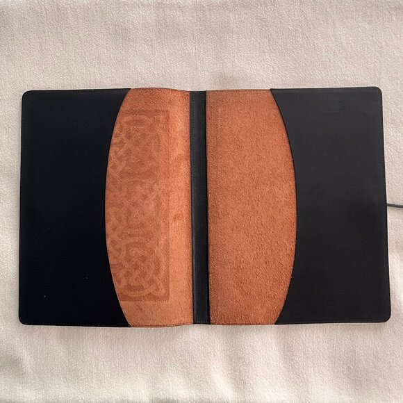 OBERON DESIGN Celtic Leather Refillable Sketchbook/Journal Pad Cover - Picture 3 of 4